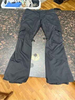 686 brand cargo ski/Snow Pants - Waterproof Shell -  women's size large